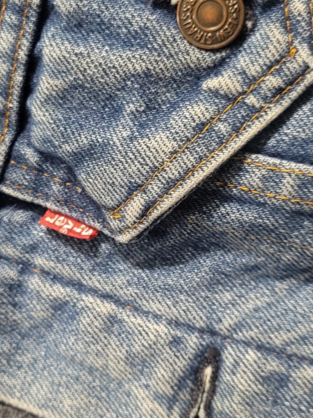 Vintage Levi's Blue Denim Jacket - Men's Classic Trucker Style - Picture 6 of 11